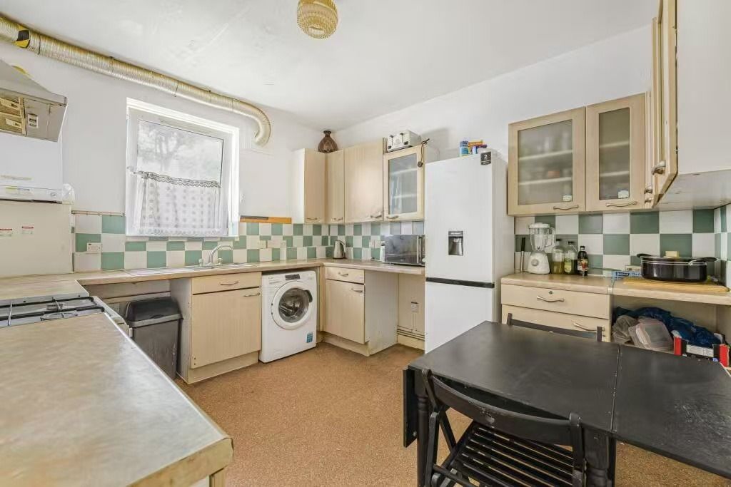 Property photo 2 of 8