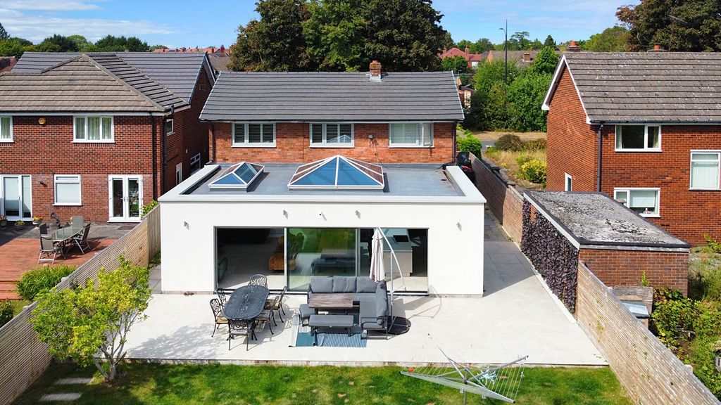 Property photo 2 of 30