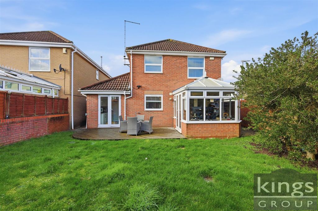 Property photo 2 of 32 Rear Garden