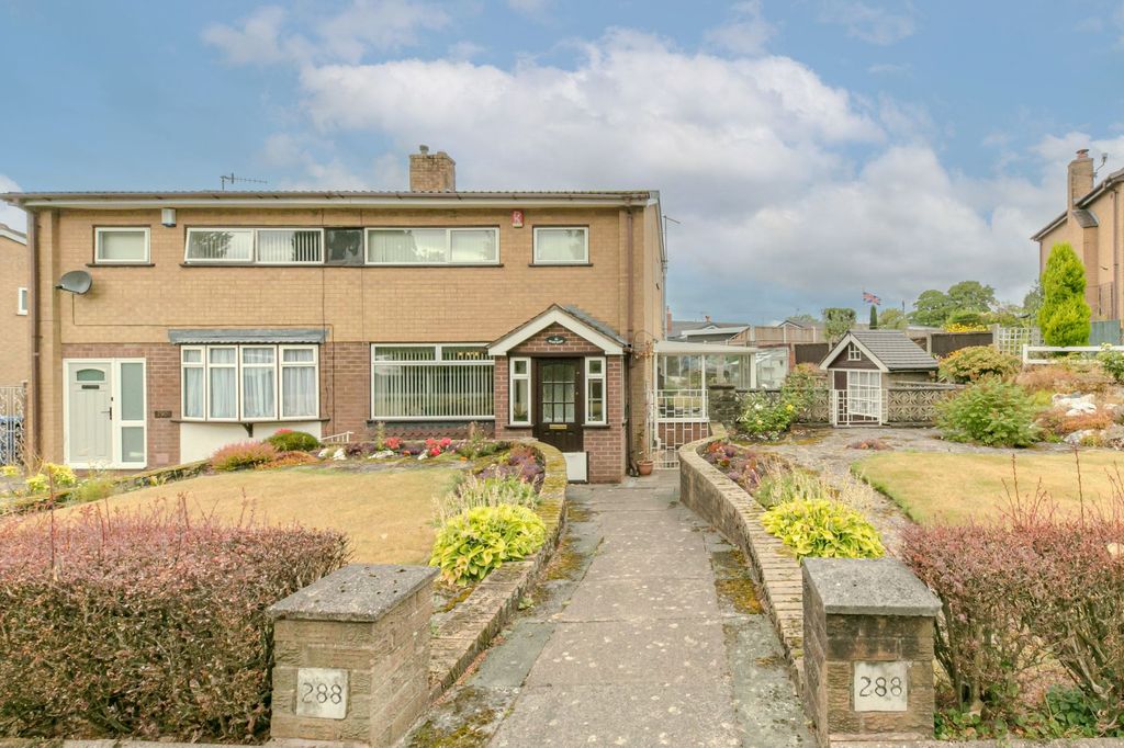 Property photo 1 of 27