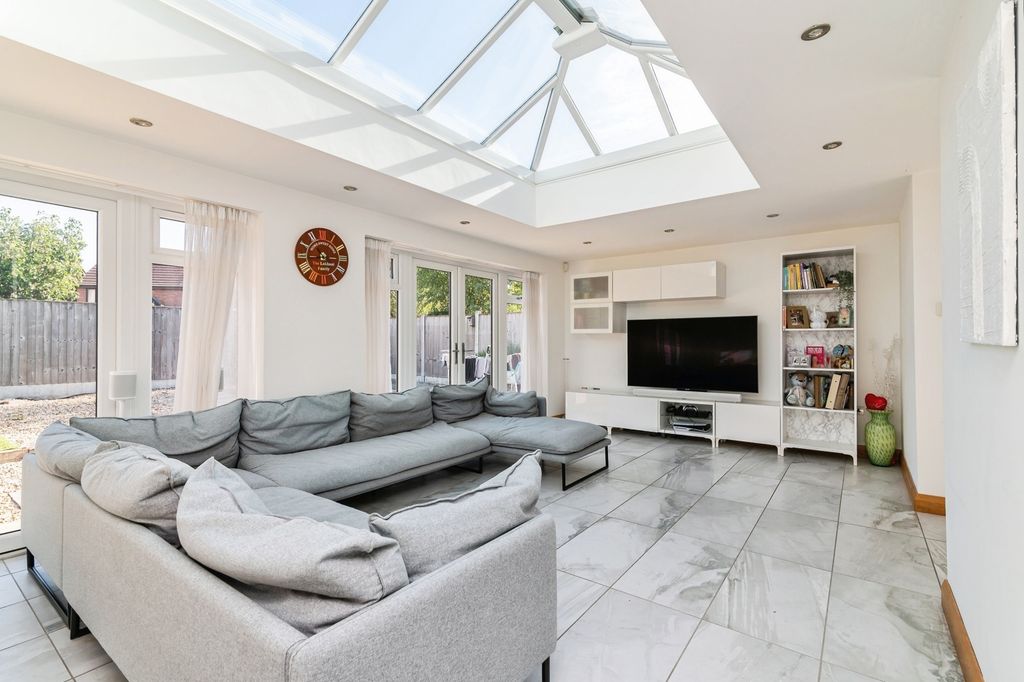 Property photo 3 of 27 Pbox-Img.Jpg