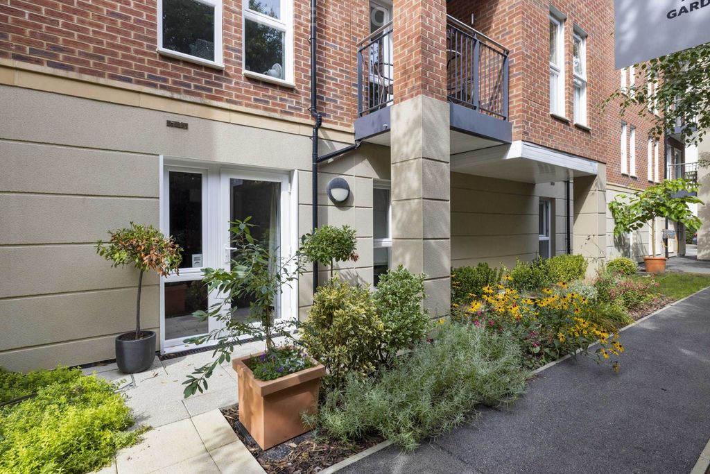 Property photo 1 of 22