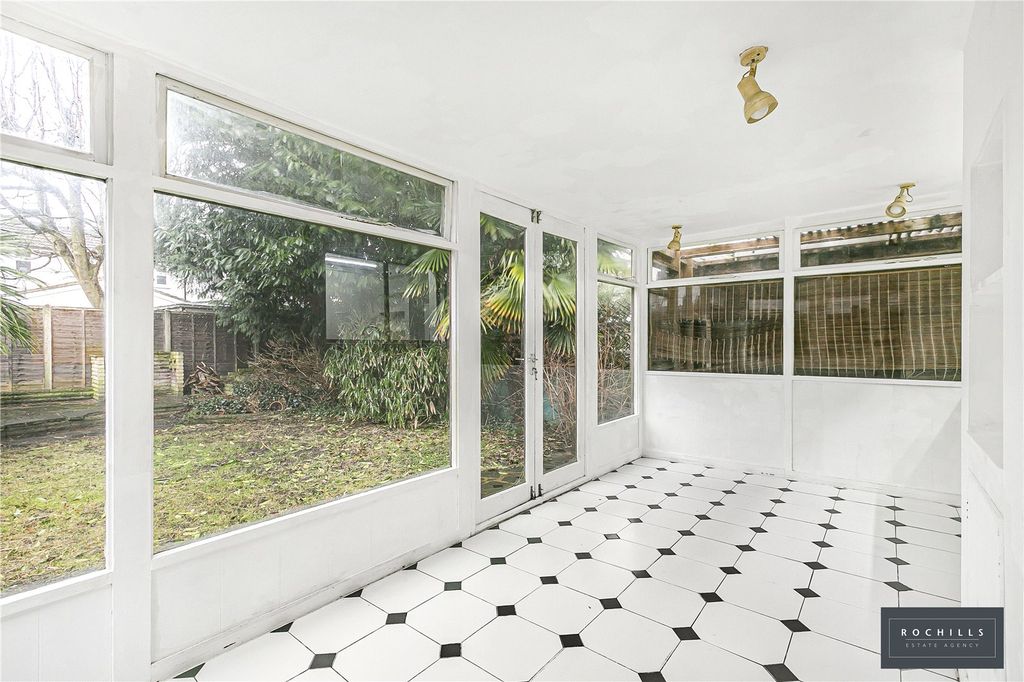 Property photo 3 of 11 Picture No. 18