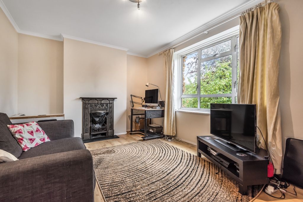 Property photo 1 of 7 390467 (2)