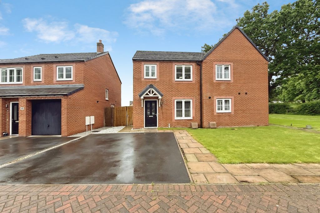 Property photo 1 of 15 External