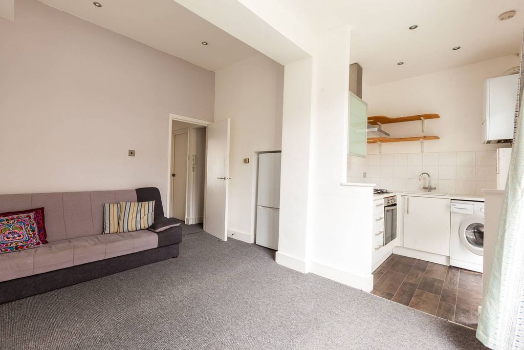 Property photo 2 of 7