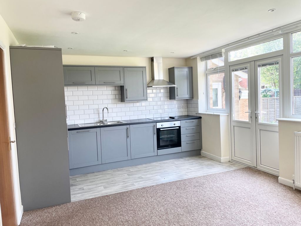 Property photo 1 of 28