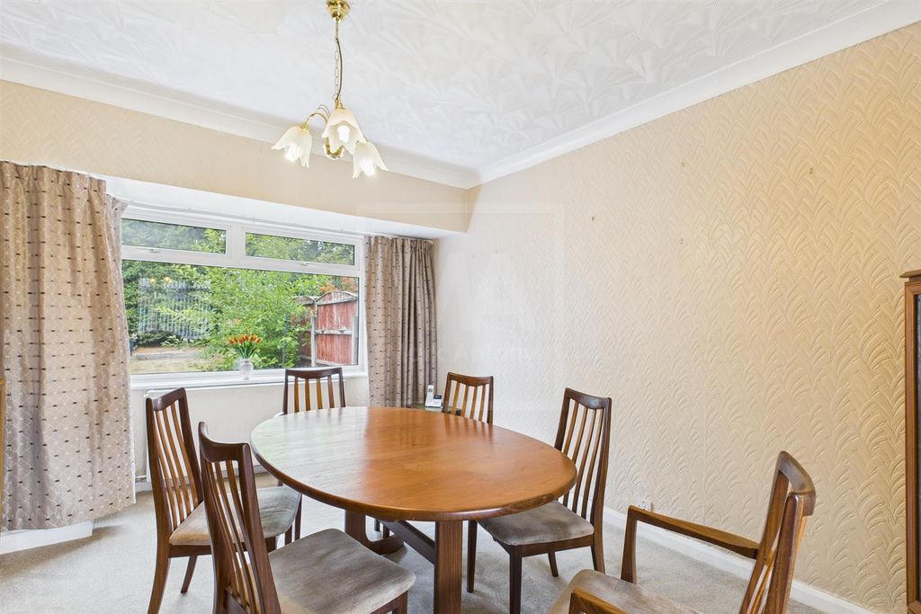 Property photo 3 of 18 Dining Room