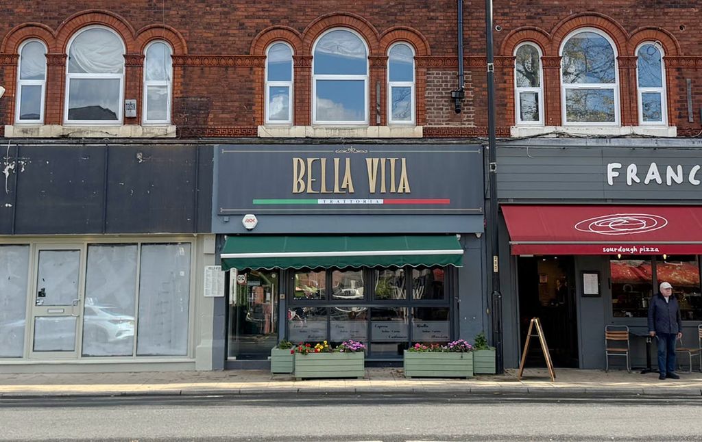 Property photo 1 of 12 Retailunittolet_Didsbury_0000S_0001_Layer230.Png