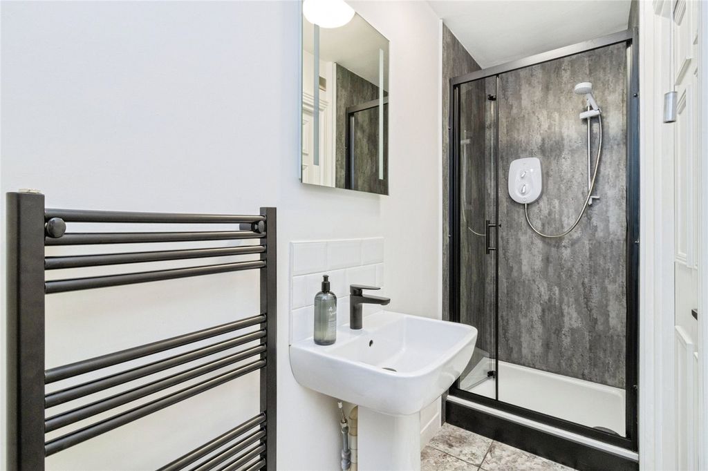 Property photo 3 of 30 Picture No. 24