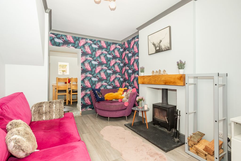 Property photo 2 of 28 Living Room