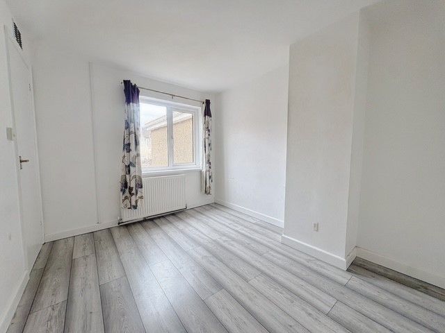 Property photo 3 of 3