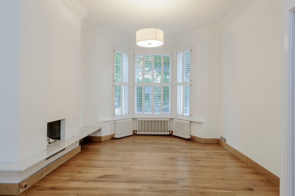 Property photo 2 of 14 14 Aynhoe Road-8051.Jpg