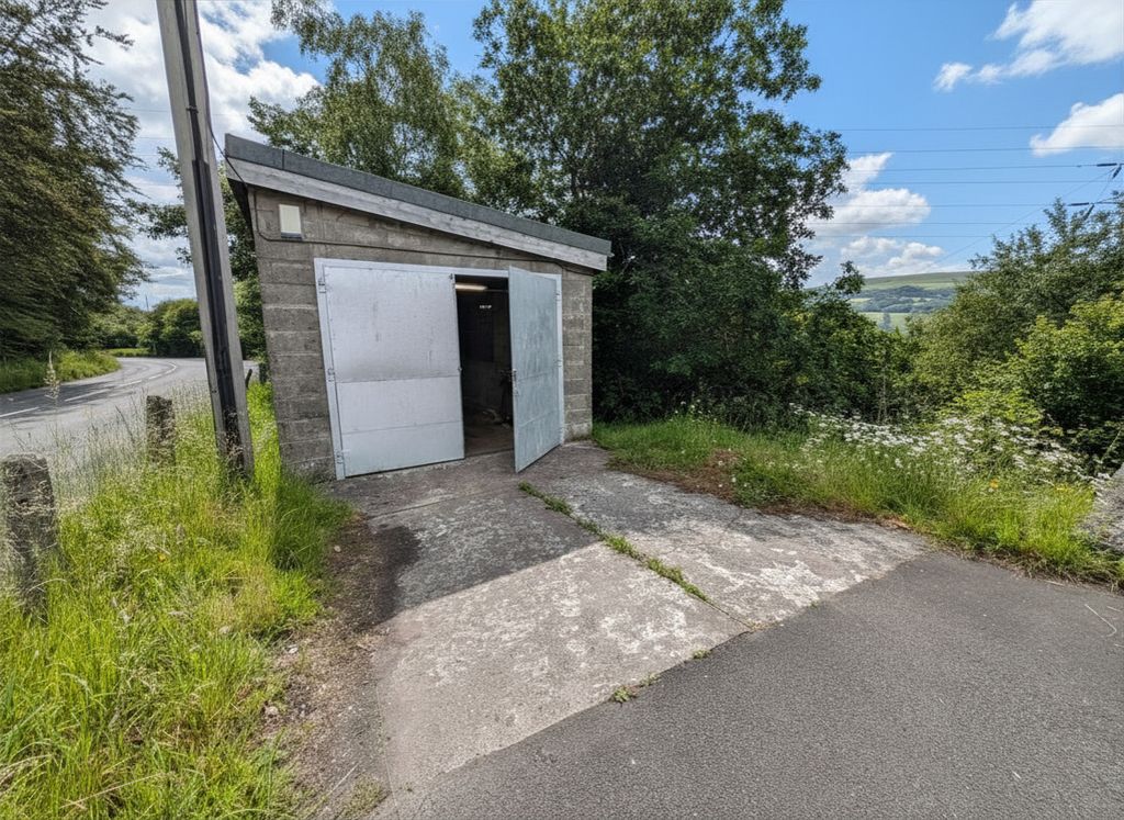 Property photo 1 of 3