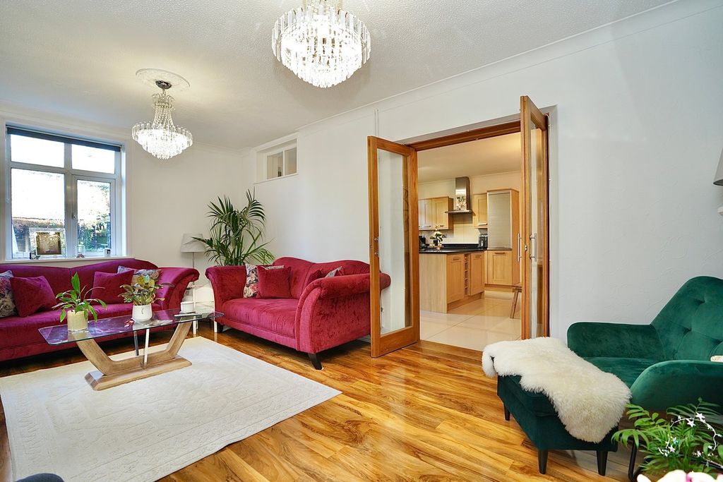 Property photo 3 of 18