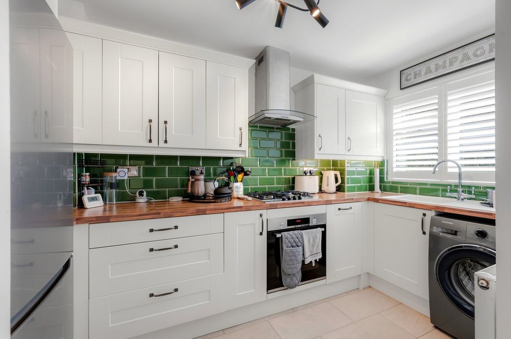 Property photo 2 of 15