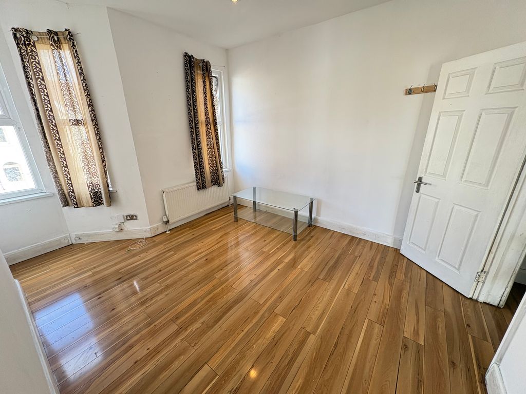 Property photo 1 of 7 Img_6467