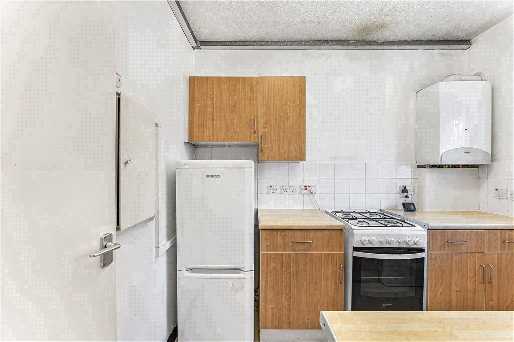 Property photo 2 of 10 Kitchen