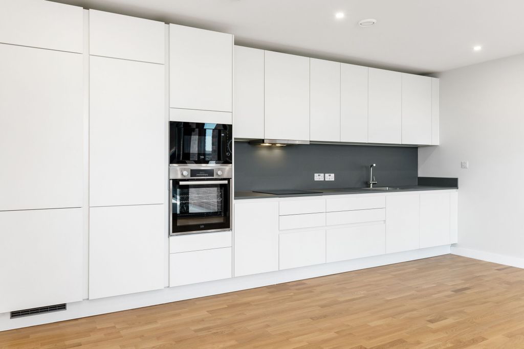 Property photo 1 of 22 Kitchen (Example)