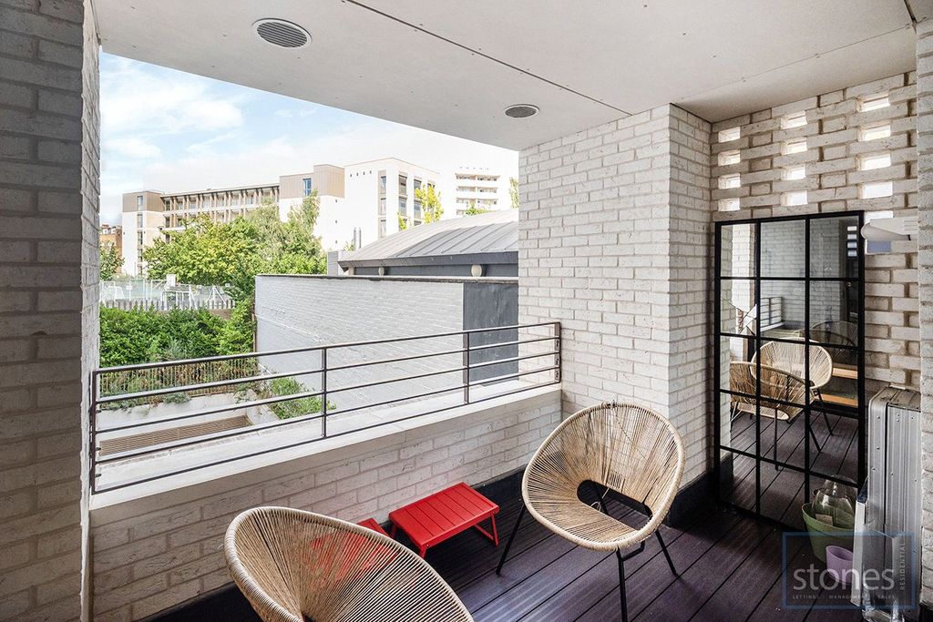 Property photo 2 of 15 Picture No. 12