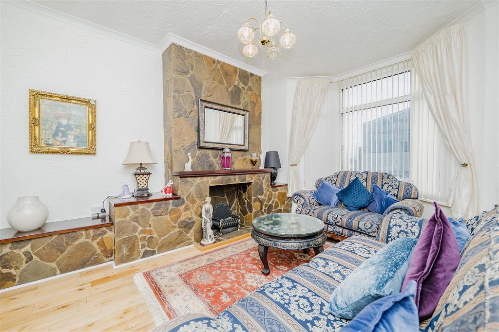 Property photo 3 of 48 P1408898.Jpg