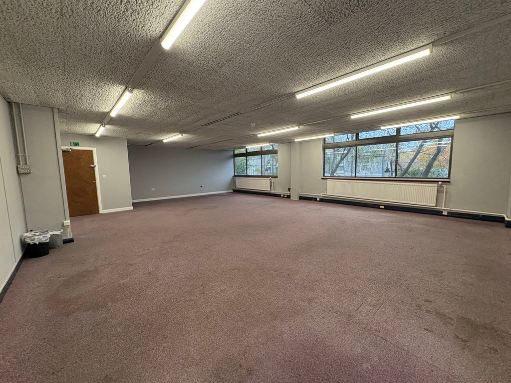 Property photo 1 of 4 Photo 4