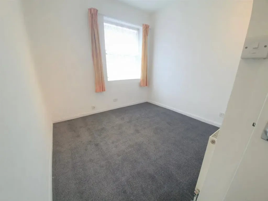 Property photo 3 of 7 Gallery