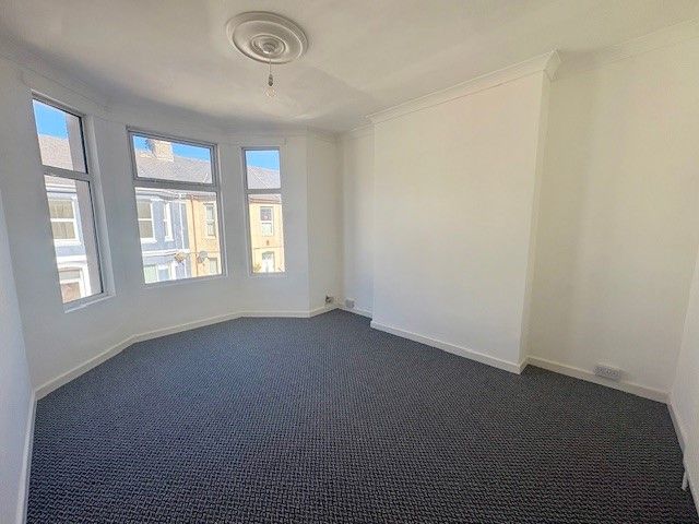 Property photo 3 of 17 Image
