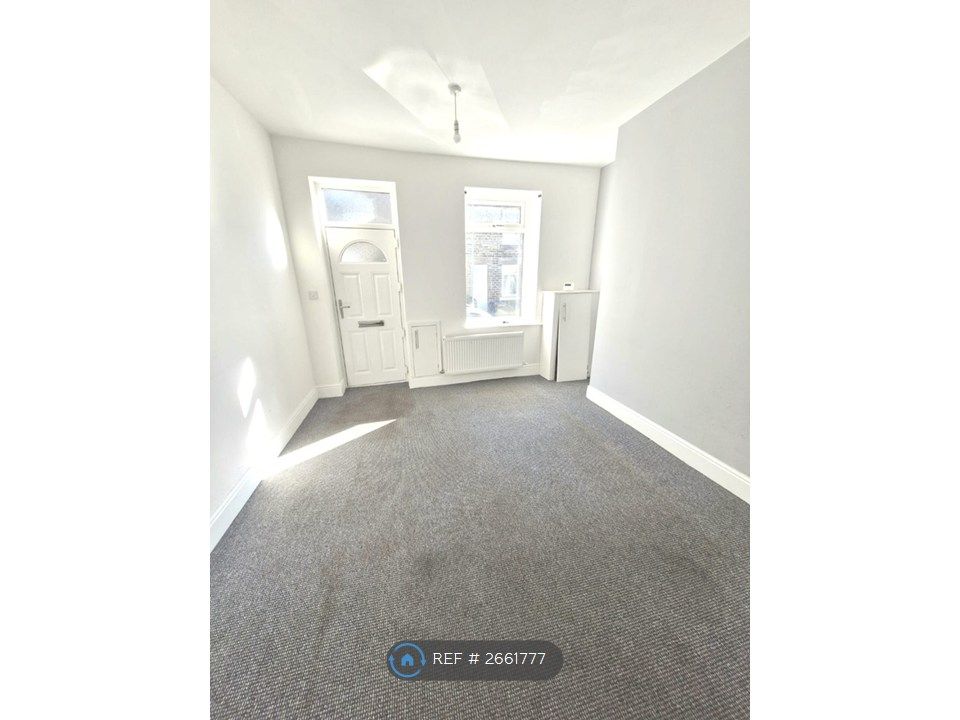 Property photo 2 of 8 Living Room