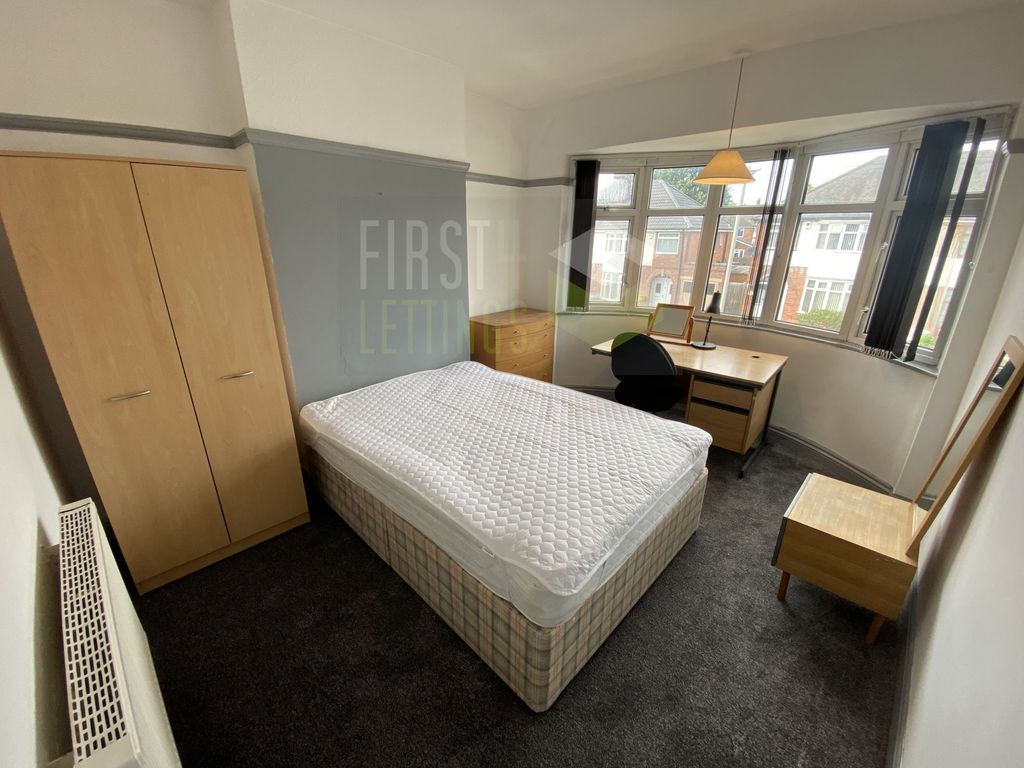 Property photo 3 of 15 Photo 2