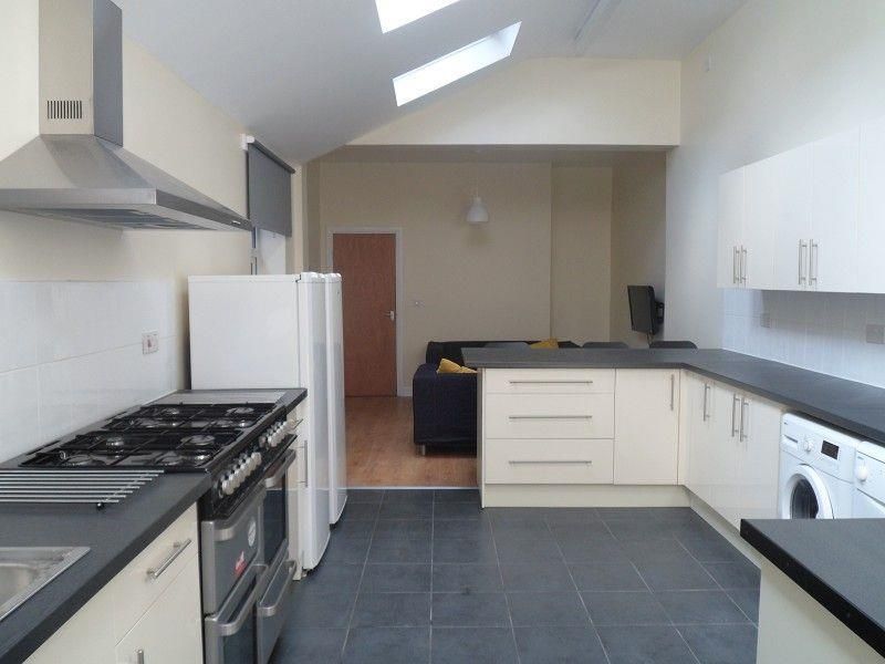 Property photo 1 of 5 Kitchen
