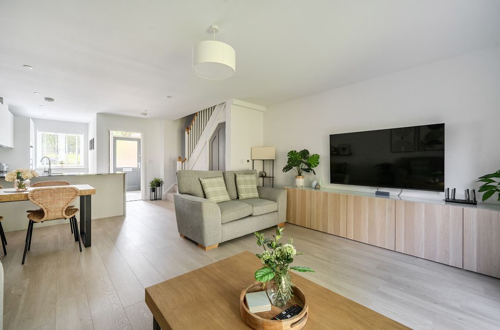 Property photo 1 of 18 1465419186A0F359c9Fe99