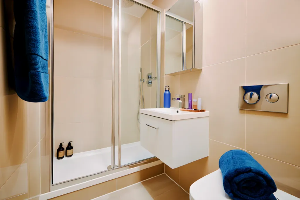 Property photo 2 of 42