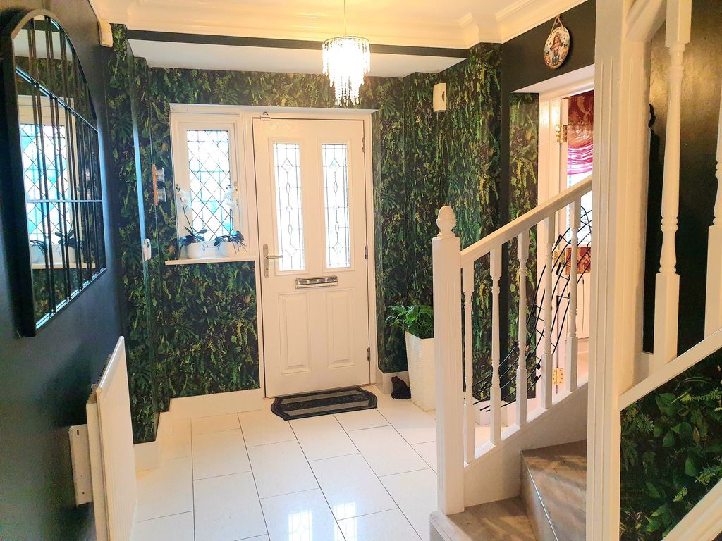 Property photo 2 of 34