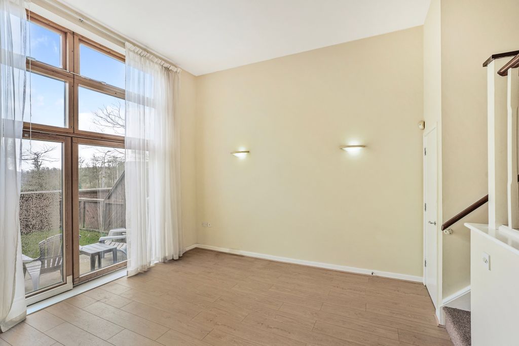 Property photo 3 of 31