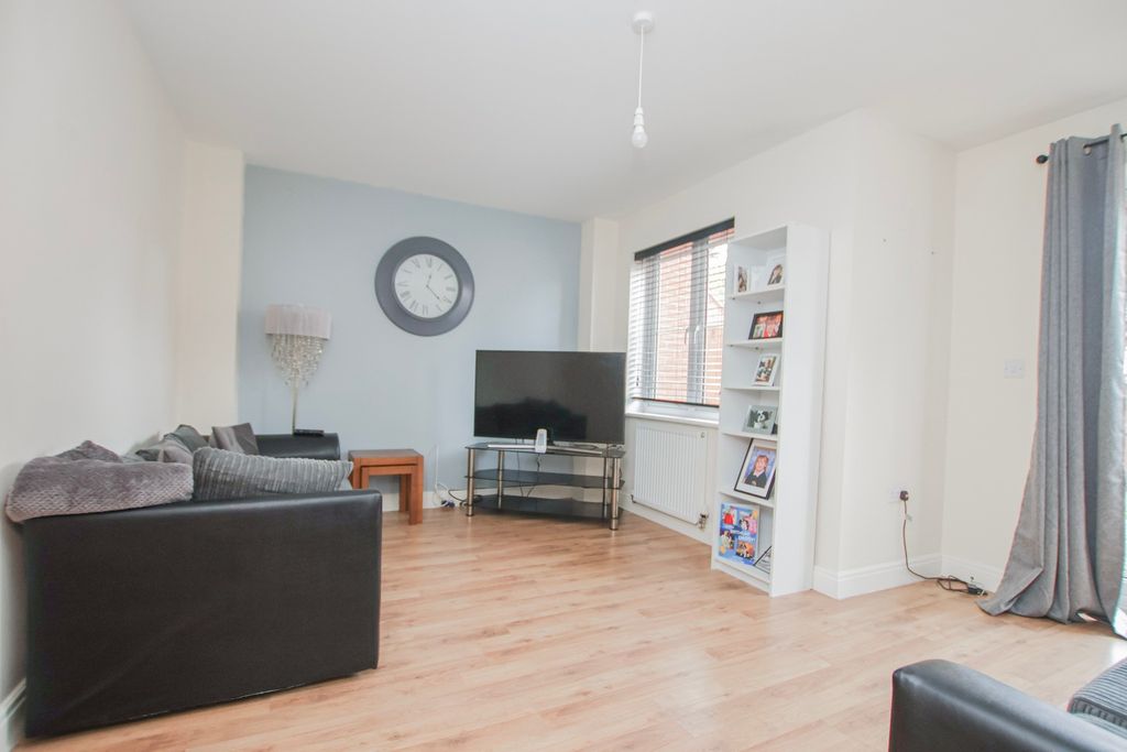 Property photo 3 of 16 5083872