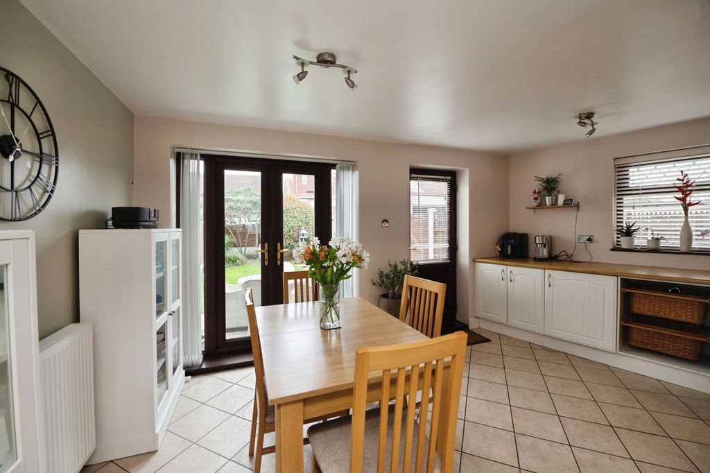 Property photo 2 of 18 Pbox-Img.Jpg