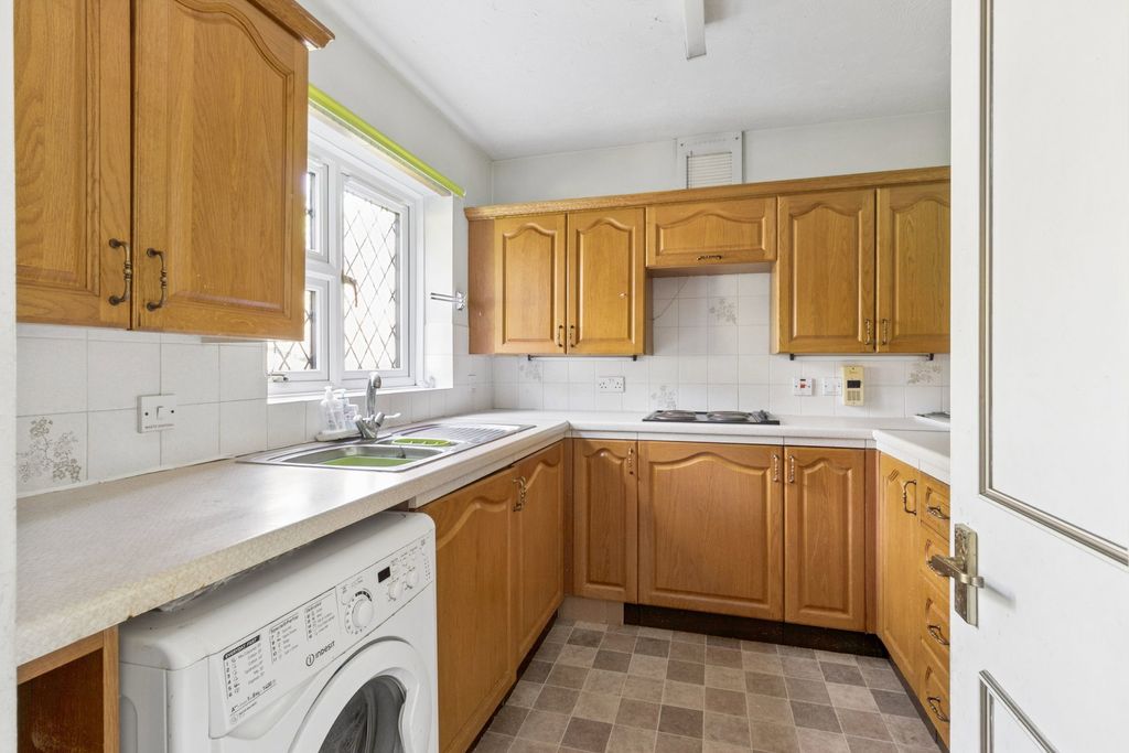 Property photo 3 of 11