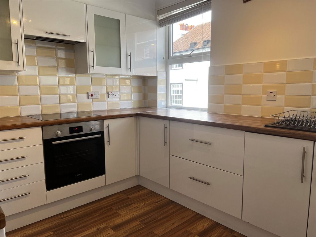 Property photo 3 of 12 Kitchen