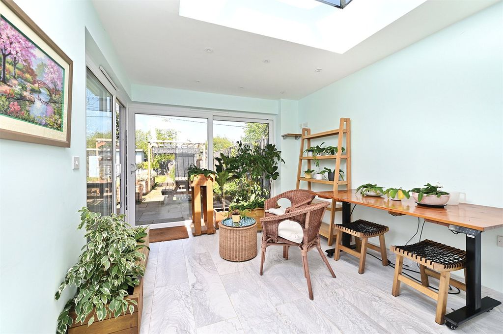 Property photo 3 of 16 Picture No. 06