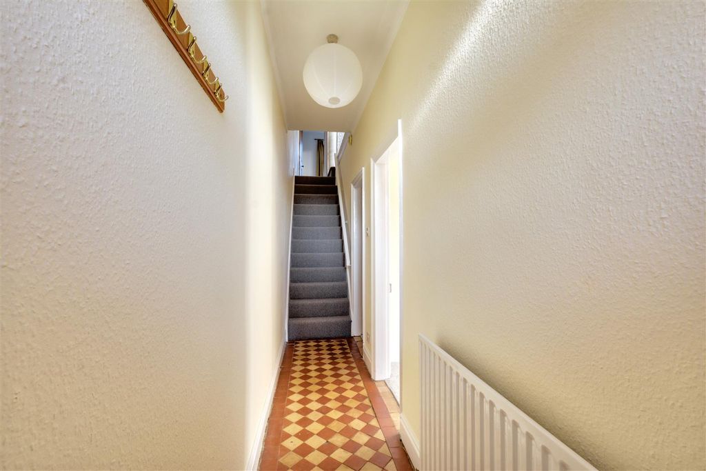 Property photo 3 of 16 Hallway_2.Jpg