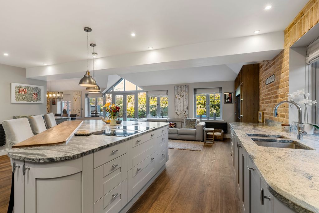 Property photo 3 of 36 Kitchen