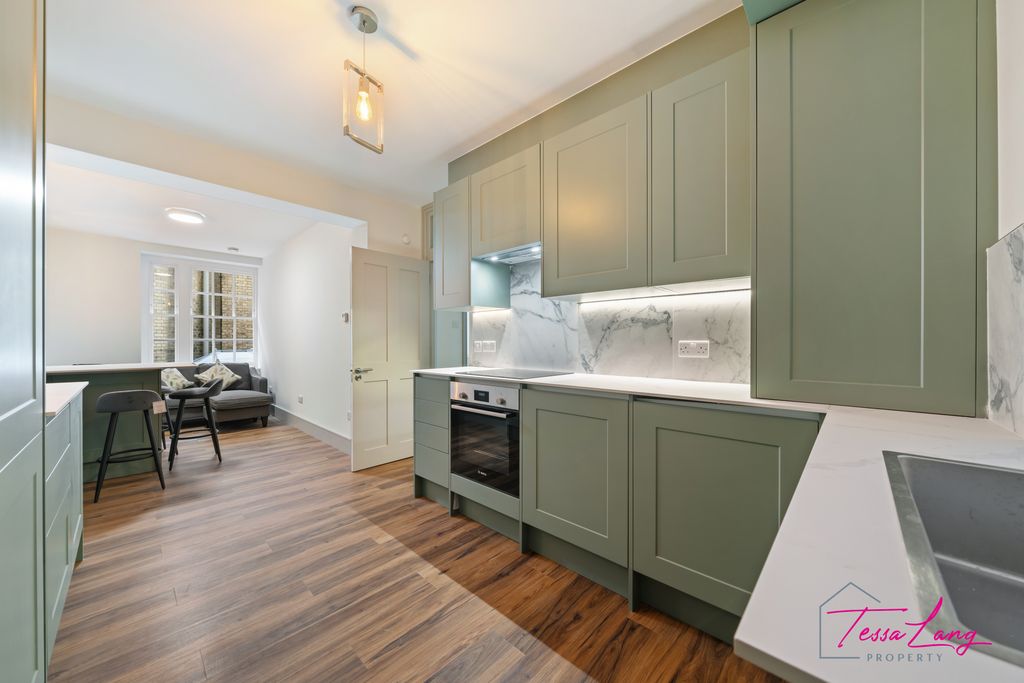Property photo 1 of 12 Fitted Kitchen