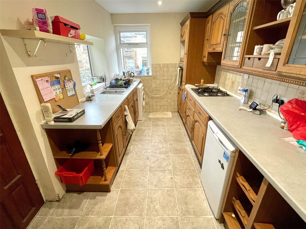 Property photo 2 of 16 Kitchen