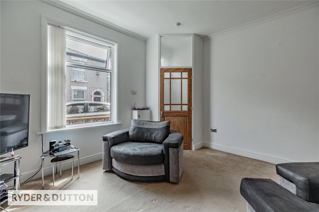 Property photo 3 of 15 Picture No. 01