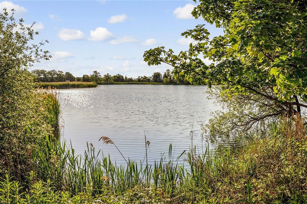 Property photo 2 of 18 Surrounding Area