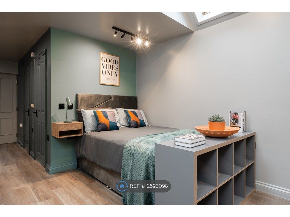 Property photo 3 of 5 Bright Double Bedroom