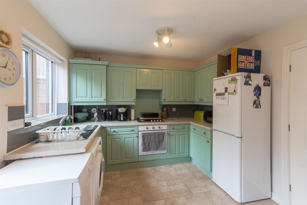 Property photo 3 of 21 Kitchen/Dining Room