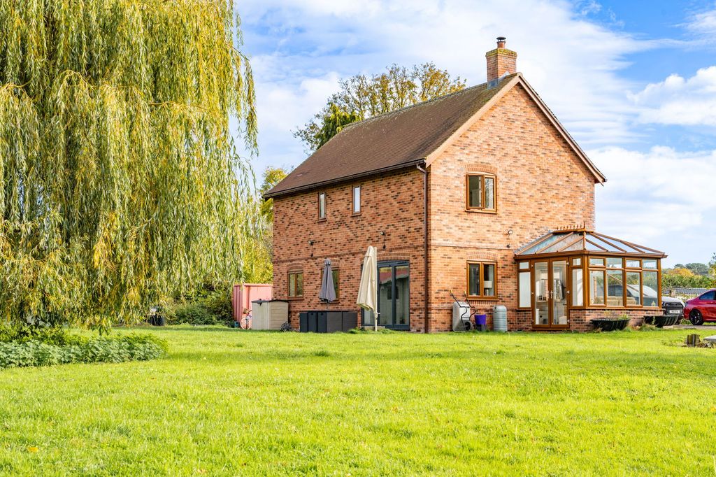 Property photo 1 of 44