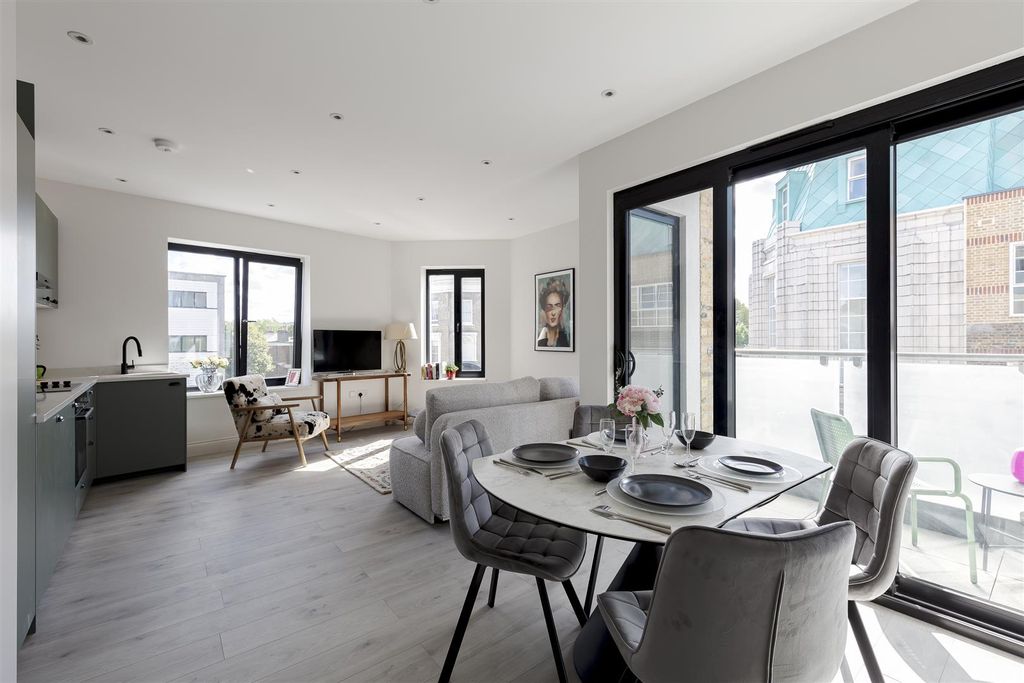 Property photo 2 of 18 094A5927-Hdr-Edit.Jpg